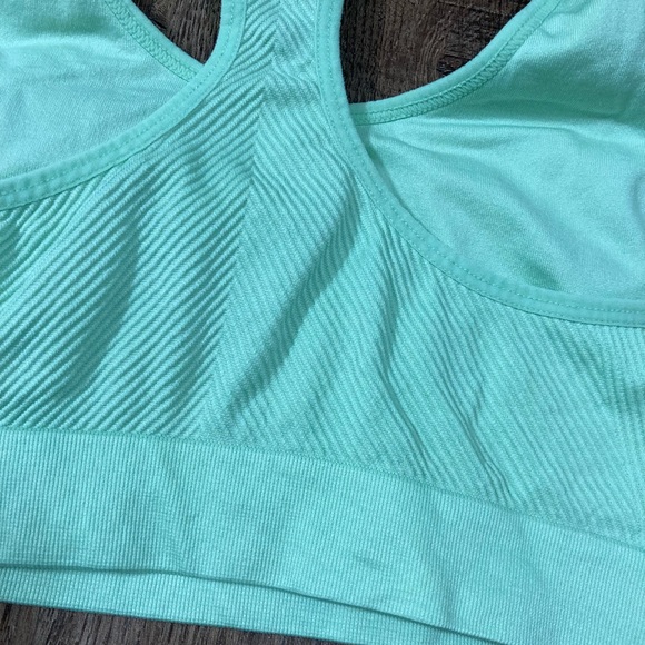 Rykä Women’s Light Green Seamless Racerback Sports Bra Light Support Size Medium - Picture 8 of 9